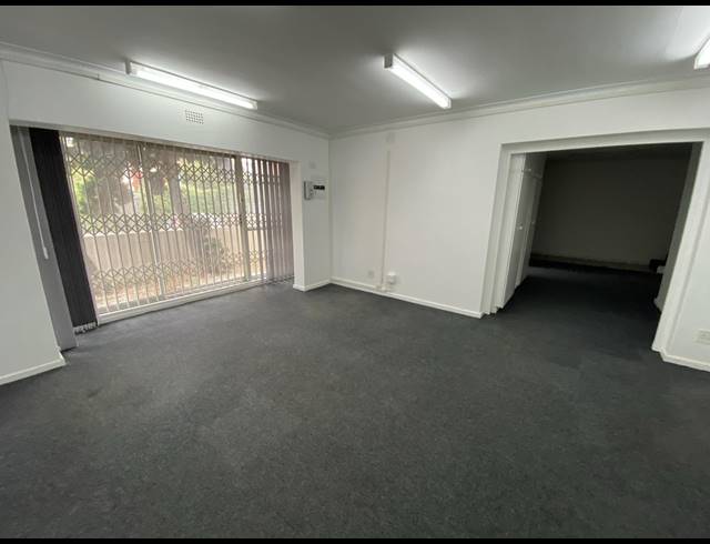 100M² OFFICE TO LET IN WOODSTOCK